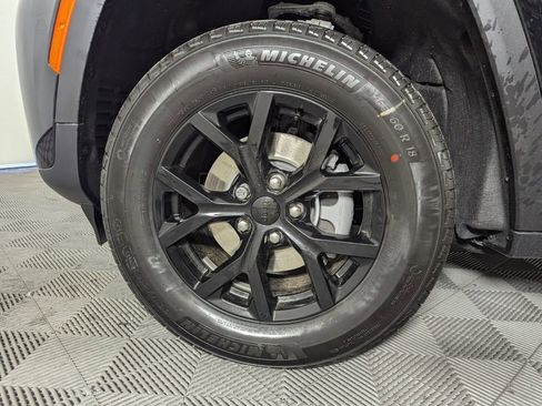 New 2026 Jeep Grand Cherokee Altitude RWD image 8