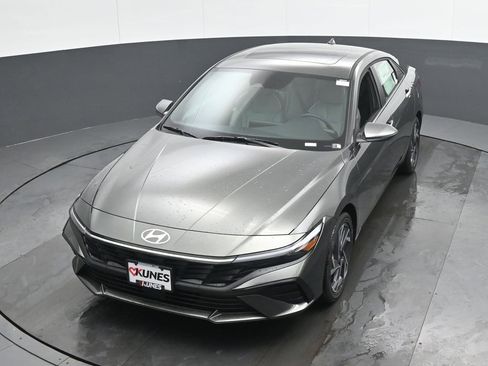 New 2026 Hyundai Elantra Limited w/ Cargo Package FWD image 41