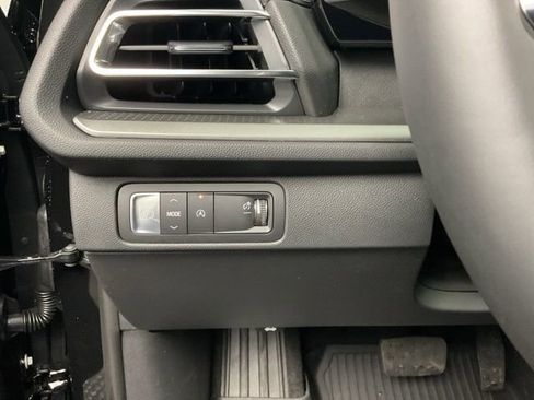 New 2026 Chevrolet Traverse LT image 13