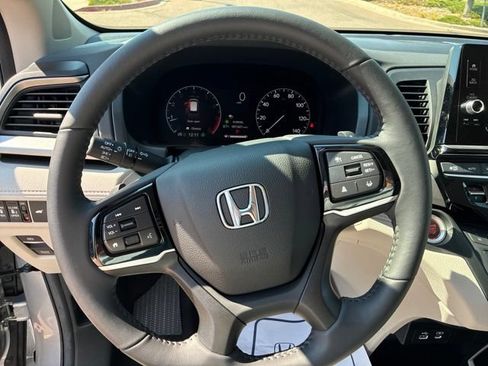 Certified 2026 Honda Odyssey EX-L image 11