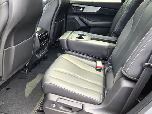Certified 2024 Acura MDX FWD w/ Technology Package image 11