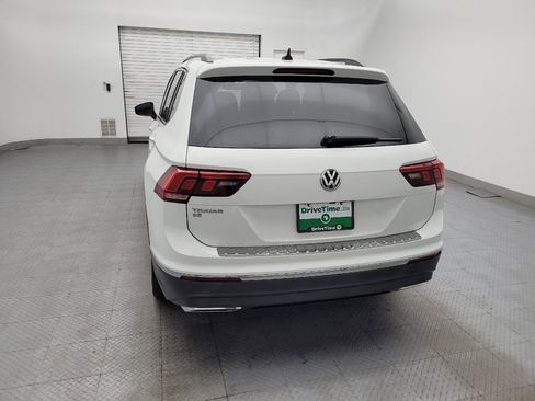 Used 2021 Volkswagen Tiguan SE w/ Panoramic Sunroof Package FWD image 6