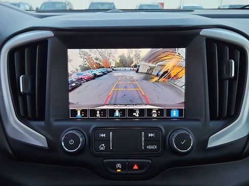 Used 2023 GMC Terrain SLT w/ Infotainment Package II image 20