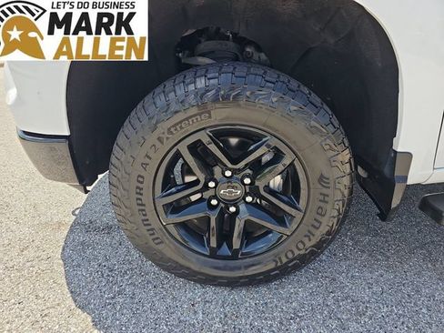 Used 2022 Chevrolet Silverado 1500 LT Trail Boss w/ Convenience Package II AWD/4WD image 33