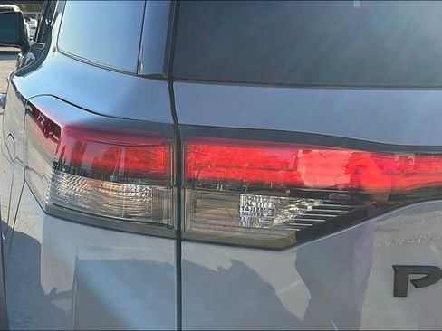 Used 2023 Nissan Pathfinder Platinum w/ Lighting Package (N93) FWD image 29