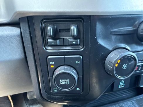 Used 2024 Ford F250 XLT w/ XLT Premium Package AWD/4WD image 18