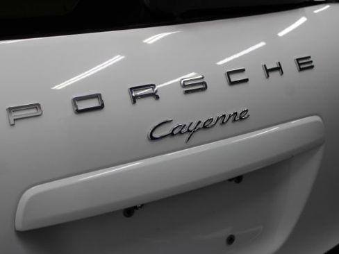 Used 2013 Porsche Cayenne AWD/4WD image 7
