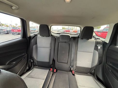 Used 2019 Ford Escape SE image 16