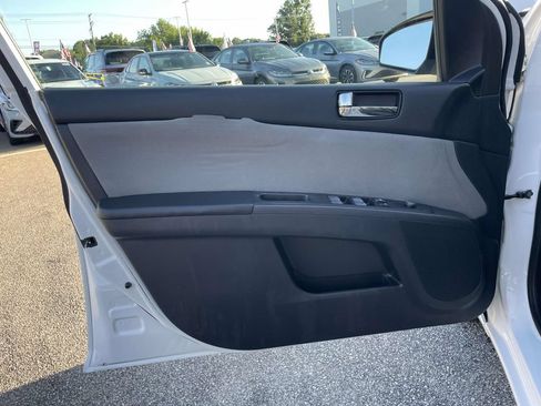 Used 2011 Nissan Sentra 2.0 S FWD image 14
