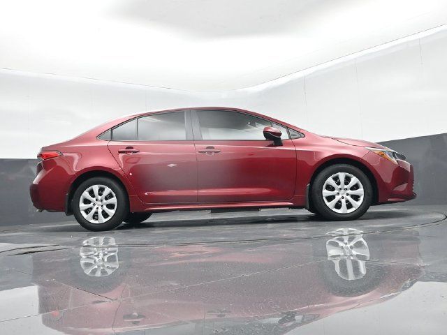 Used 2025 Toyota Corolla LE FWD image 49