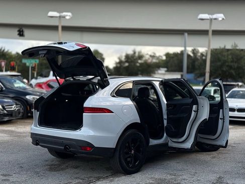 Used 2019 Jaguar F-PACE Prestige image 31