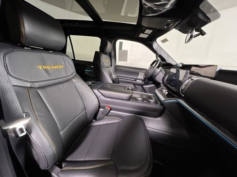 New 2025 Ford Expedition Tremor image 28