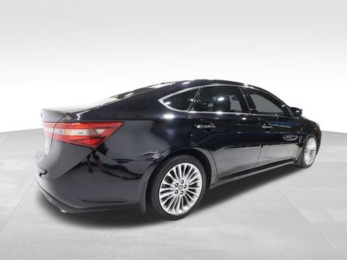 Used 2016 Toyota Avalon Limited w/ Toyota Safety Sense Package FWD image 3