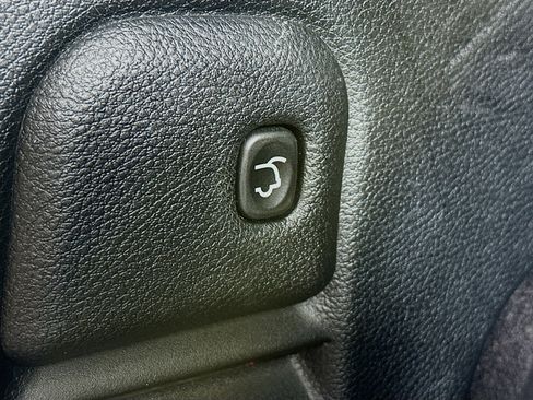 Used 2019 Jeep Grand Cherokee Overland image 31