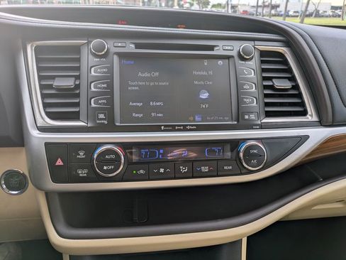 Used 2018 Toyota Highlander Limited Platinum image 22