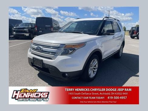 Used 2015 Ford Explorer XLT w/ Equipment Group 202A AWD/4WD image 1