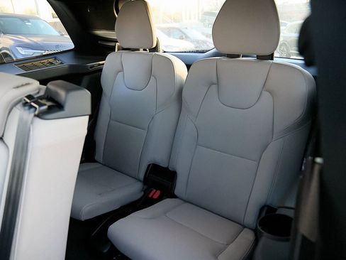 New 2026 Volvo XC90 T8 Plus image 22