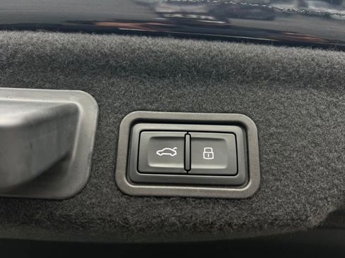 Used 2015 Audi A8 L 4.0T w/ Premium Package image 34