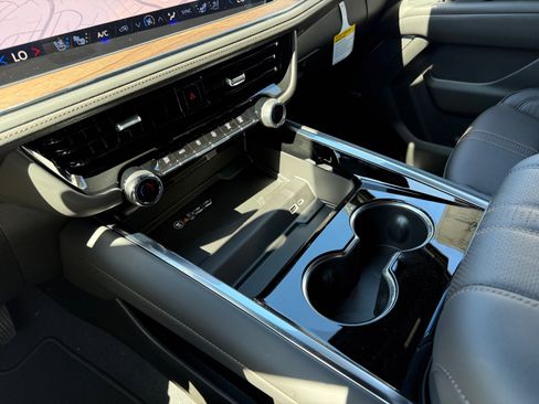 New 2025 Chevrolet Suburban High Country w/ Sun And Tow Package image 13