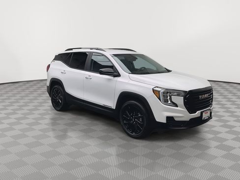 Certified 2024 GMC Terrain SLE w/ Driver Convenience Package image 33