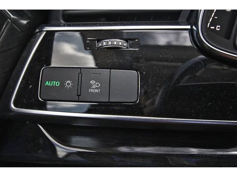 Used 2019 Audi Q8 Premium Plus w/ Premium Plus AWD/4WD image 19