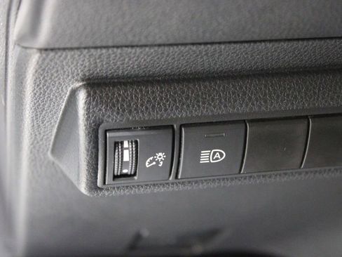 Used 2021 Toyota Corolla SE image 17