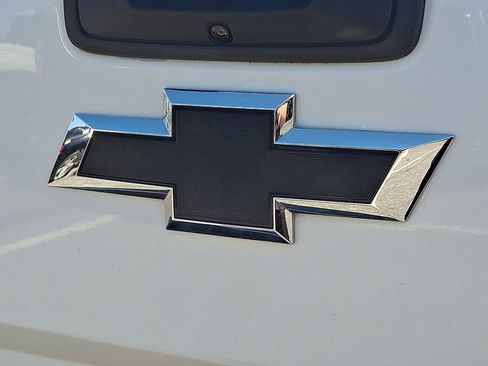 Used 2017 Chevrolet Silverado 1500 LT w/ All Star Edition AWD/4WD image 29