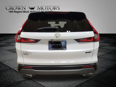 Certified 2025 Honda CR-V Sport image 4
