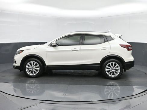 Used 2022 Nissan Rogue Sport SV w/ Technology Package image 4