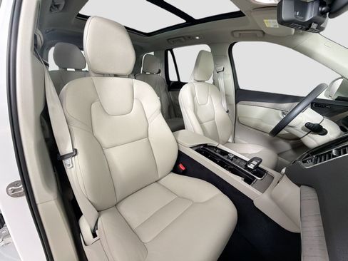 Certified 2025 Volvo XC90 T8 Plus w/ Protection Package Premier AWD/4WD image 29