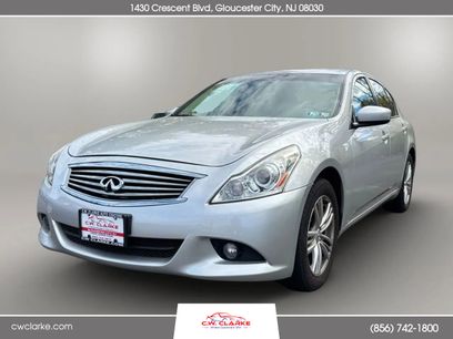 Used 2011 INFINITI G25 x w/ Moonroof Pkg
