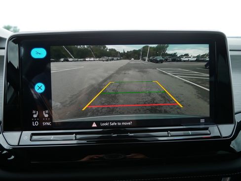 New 2025 Volkswagen Atlas Cross Sport SE image 19