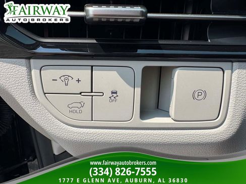 Used 2026 Kia Sportage EX FWD image 17