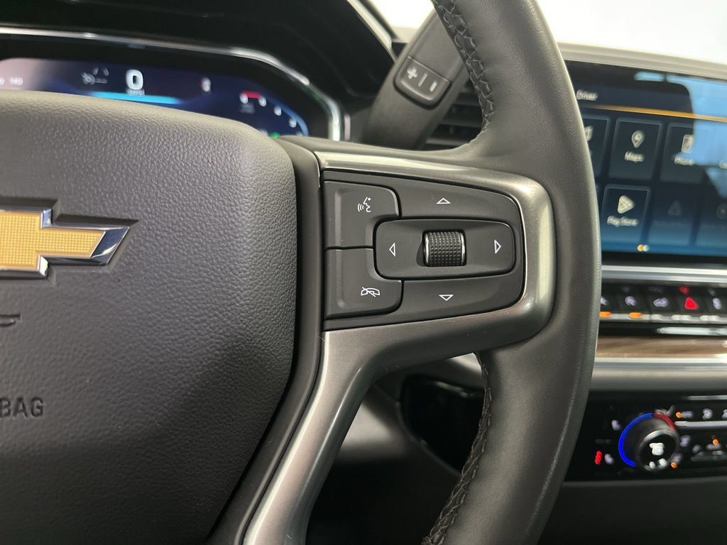 Used 2023 Chevrolet Silverado 1500 LT AWD/4WD image 7