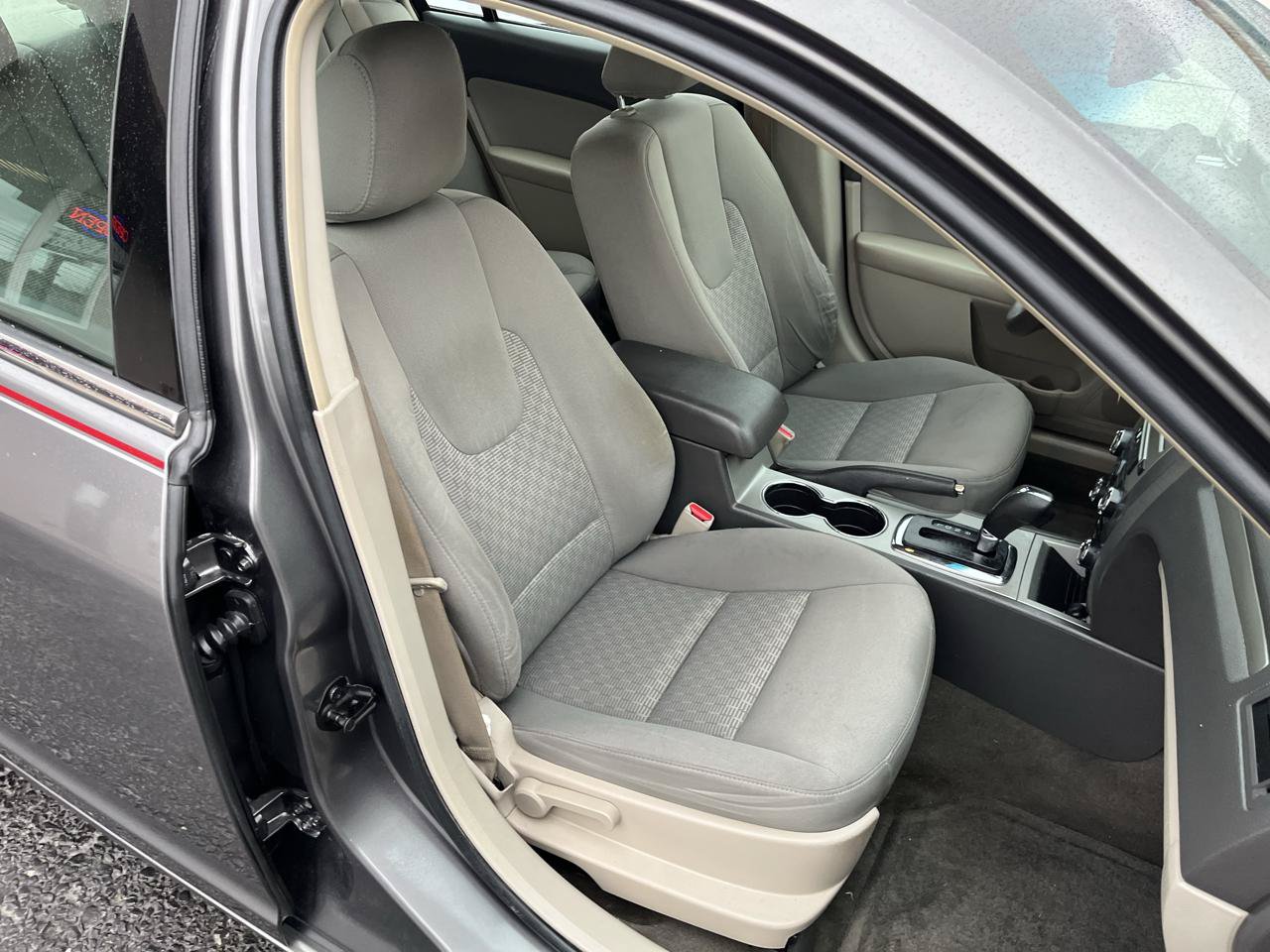 Used 2010 Ford Fusion SE FWD image 22