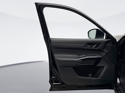 Used 2024 Nissan Pathfinder S w/ Cargo Package image 9