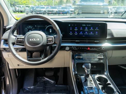 Certified 2024 Kia Carnival SX Prestige FWD image 18