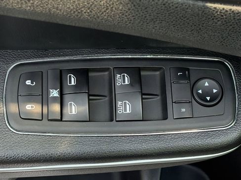 Used 2021 Chrysler 300 S image 13