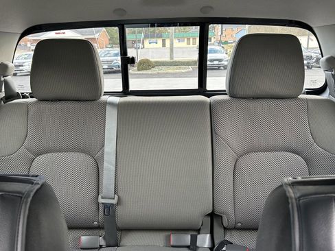 Used 2020 Nissan Frontier SV w/ Midnight Edition Floor Mats image 6