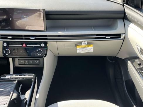 New 2026 Hyundai Tucson Limited FWD image 17