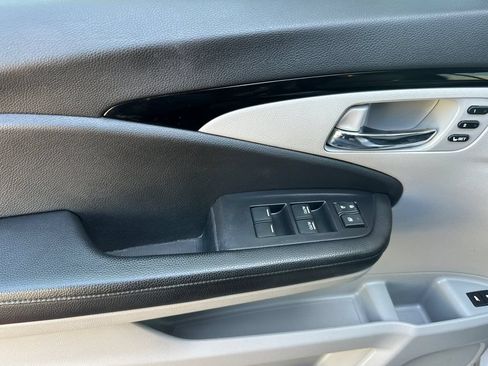 Used 2019 Honda Pilot Touring image 11