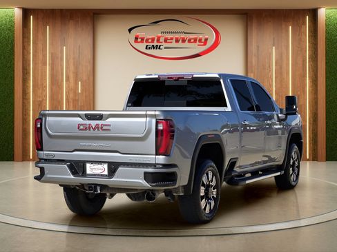 Used 2025 GMC Sierra 2500 Denali w/ Denali Reserve Package AWD/4WD image 5