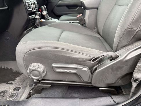 Used 2018 Jeep Wrangler Unlimited Sahara w/ Dual Top Group image 23