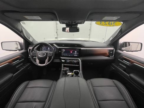 Used 2023 GMC Sierra 1500 Denali AWD/4WD image 3