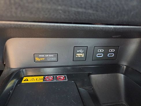 Used 2025 Toyota Camry LE FWD image 17