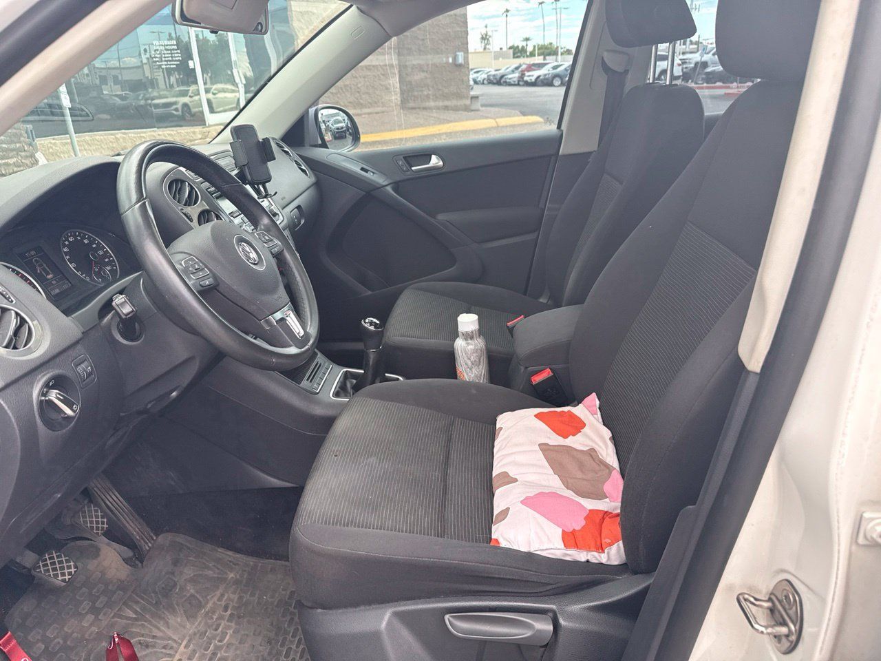 Used 2013 Volkswagen Tiguan S FWD image 3
