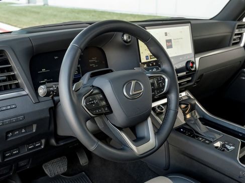 Used 2025 Lexus GX 550 w/ Accessory Package (CT) image 46