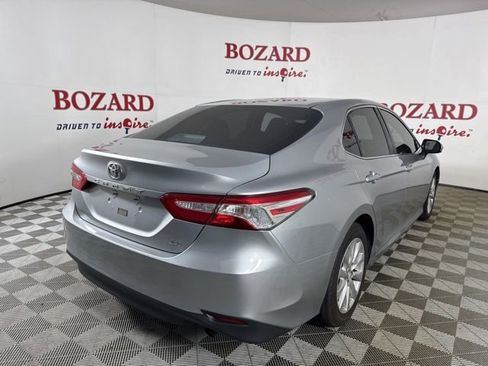 Used 2018 Toyota Camry LE image 8
