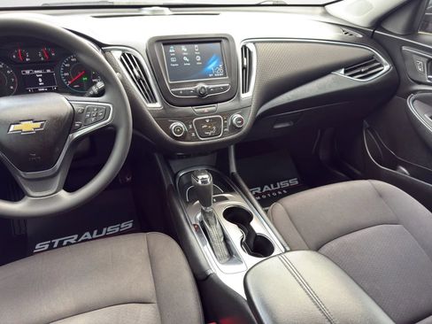 Used 2018 Chevrolet Malibu LT FWD image 23