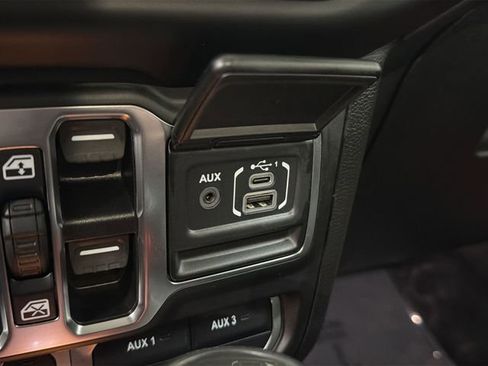 Used 2021 Jeep Wrangler Unlimited Rubicon image 25